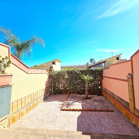 Costa Mediterranea Holiday Homes Campofelice Di Roccella Exterior photo