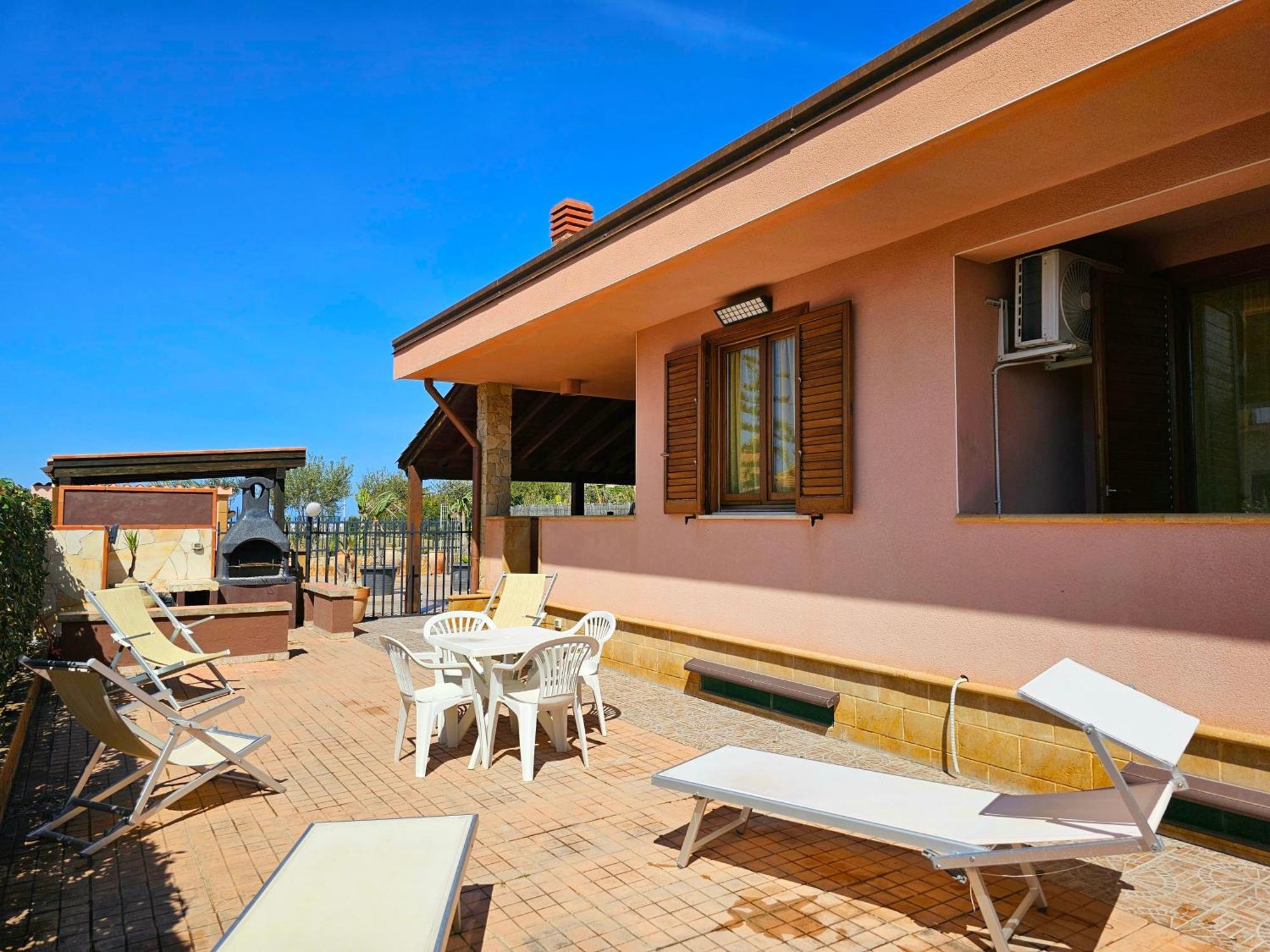 Costa Mediterranea Holiday Homes Campofelice Di Roccella Exterior photo