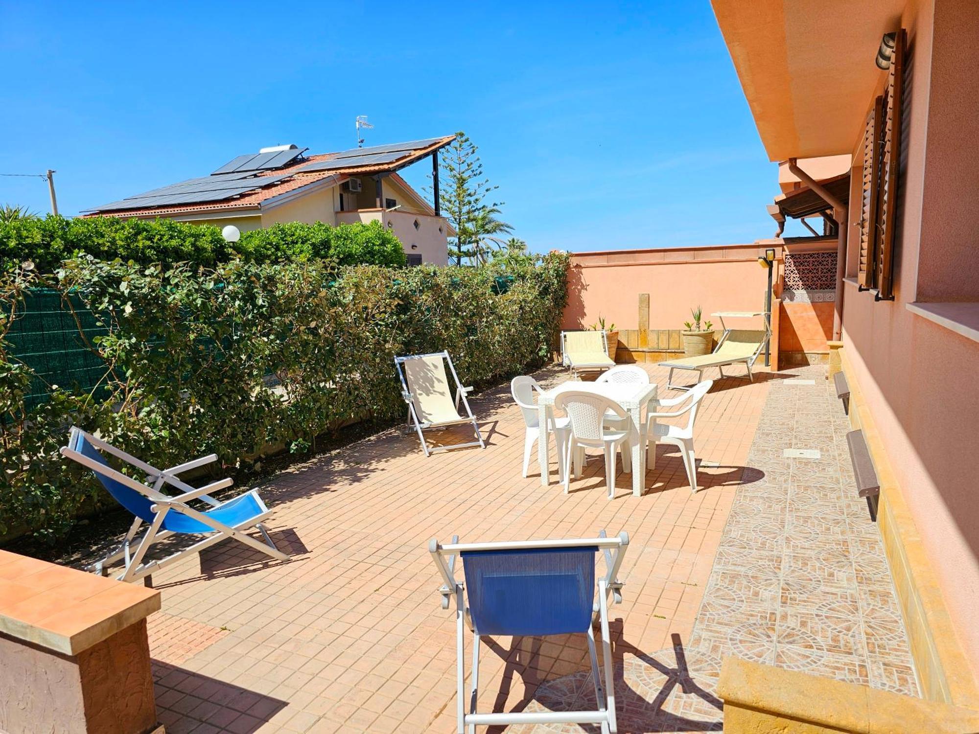 Costa Mediterranea Holiday Homes Campofelice Di Roccella Room photo