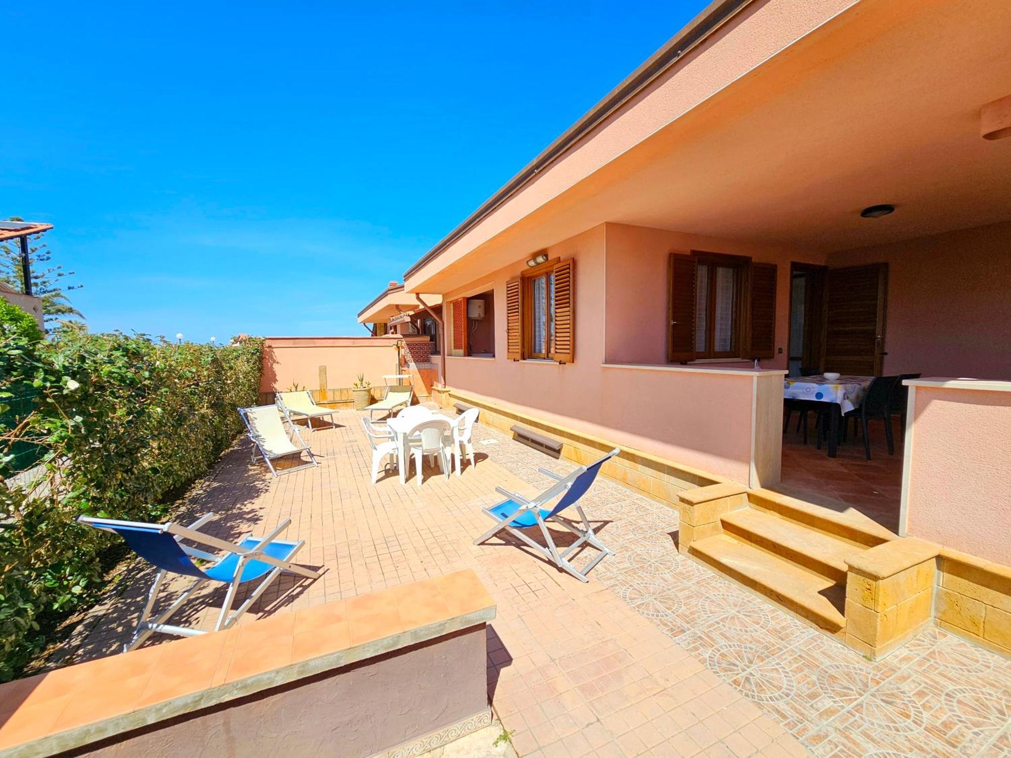 Costa Mediterranea Holiday Homes Campofelice Di Roccella Exterior photo